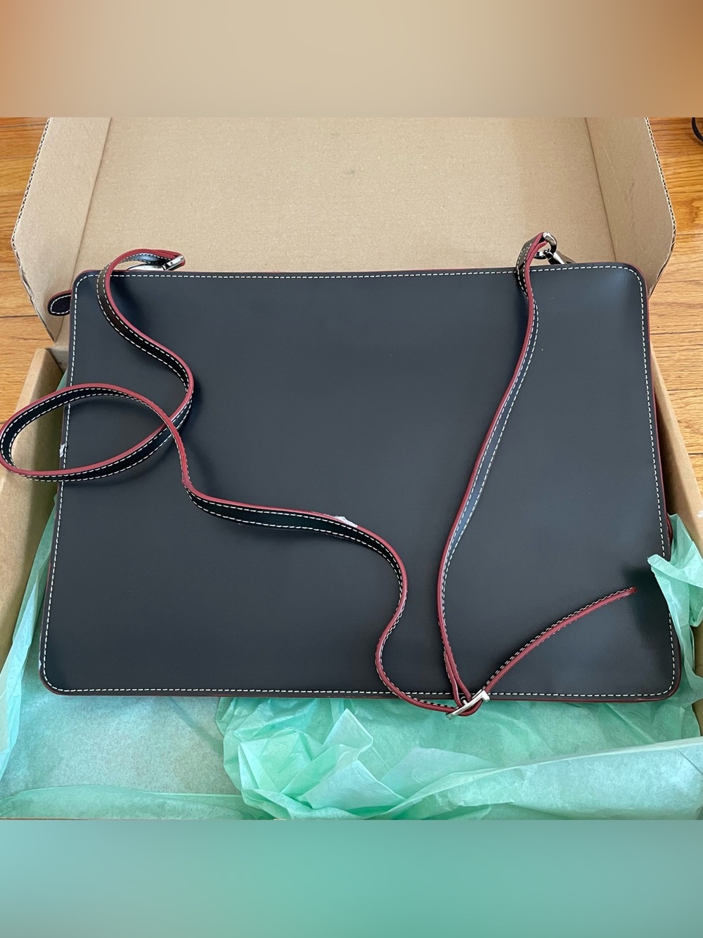 Beautiful Lodis Crossbody Bag - Picture 2 of 4